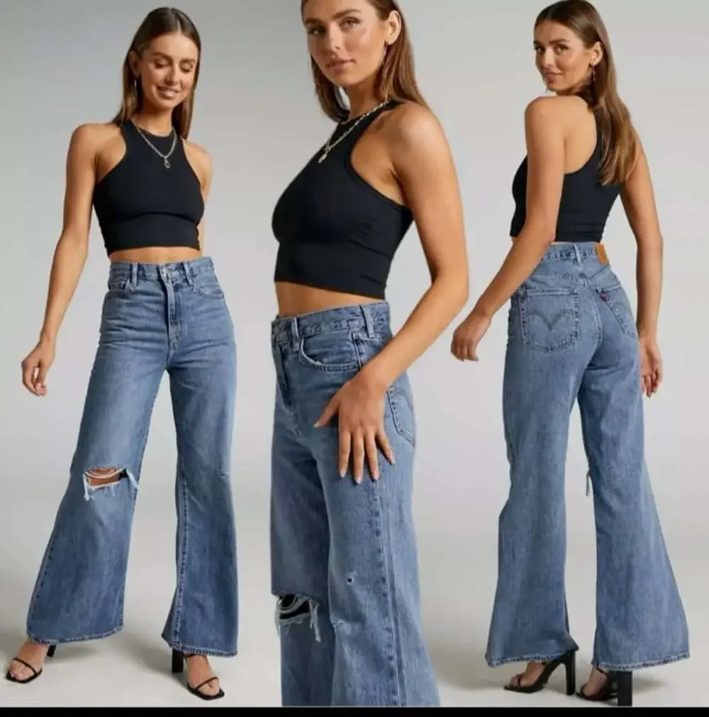 Levi's Women's Size 24 x 32 Blue Distressed High Loose Flare Jeans